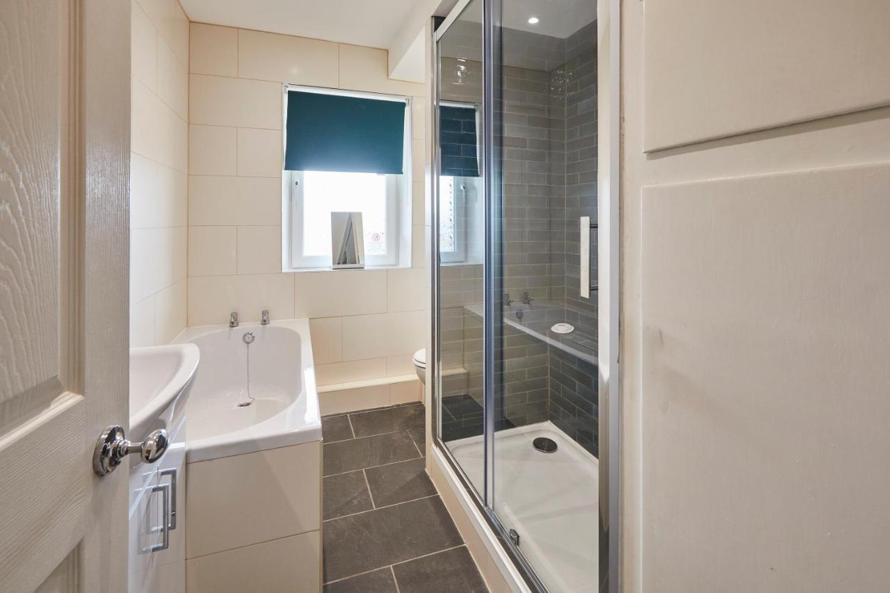 Host & Stay - The Garret Suite Whitby Bagian luar foto